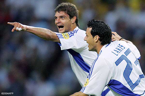 Харистеас празднует забитый гол