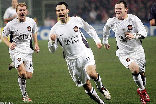 Гиггз празднует забитый гол